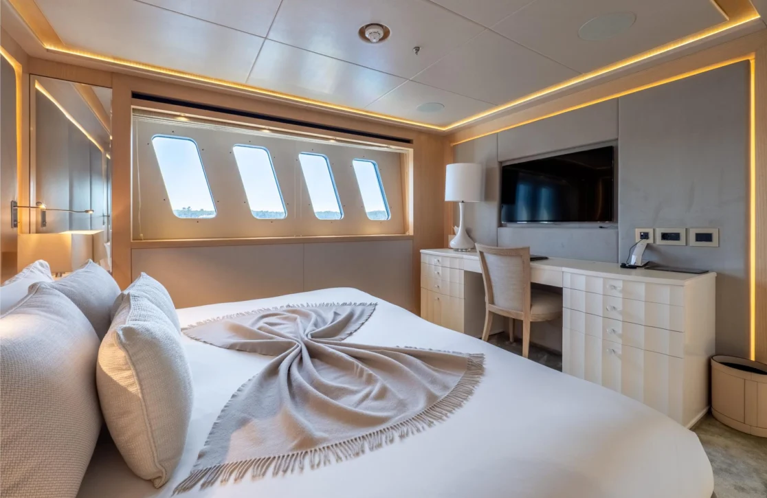 An image of Arados yacht