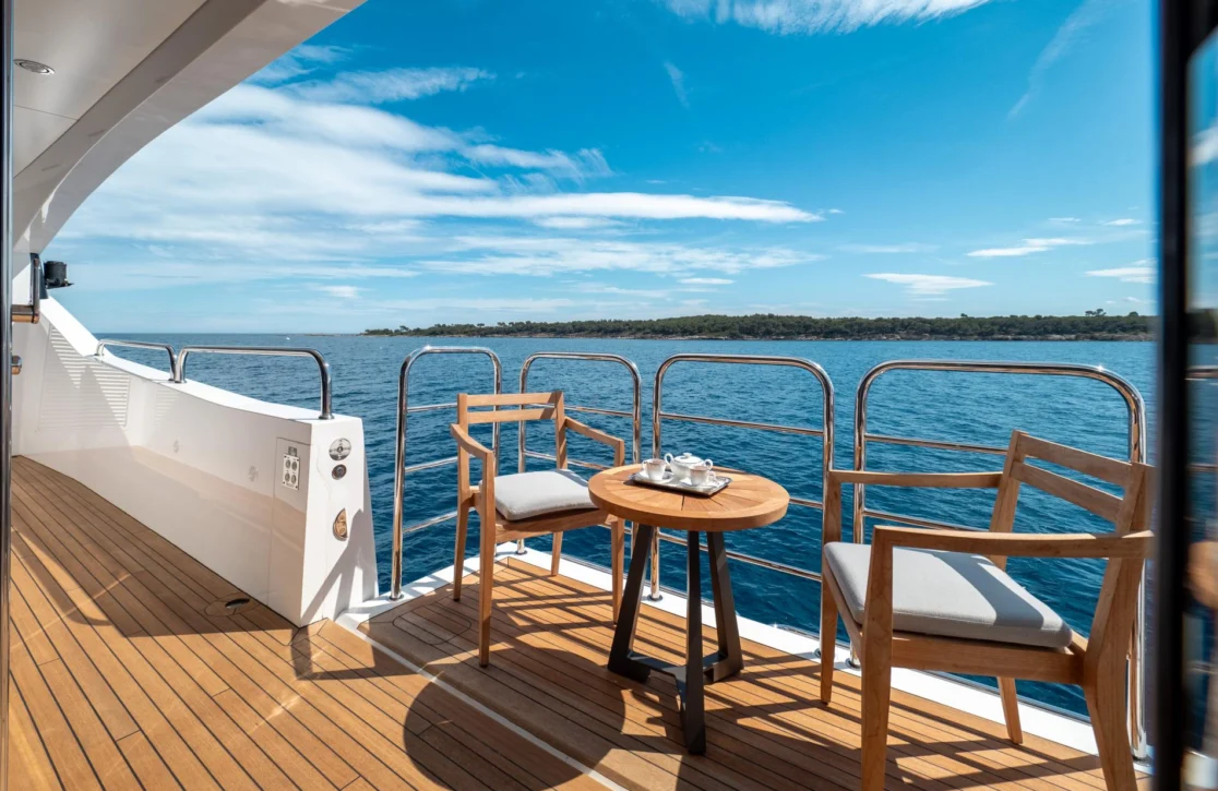 An image of Arados yacht