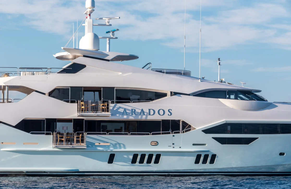 An image of Arados yacht