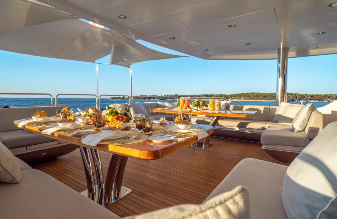 An image of Arados yacht