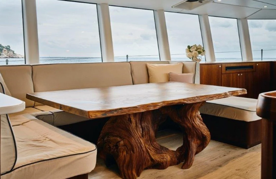 An image of Iceberg yacht