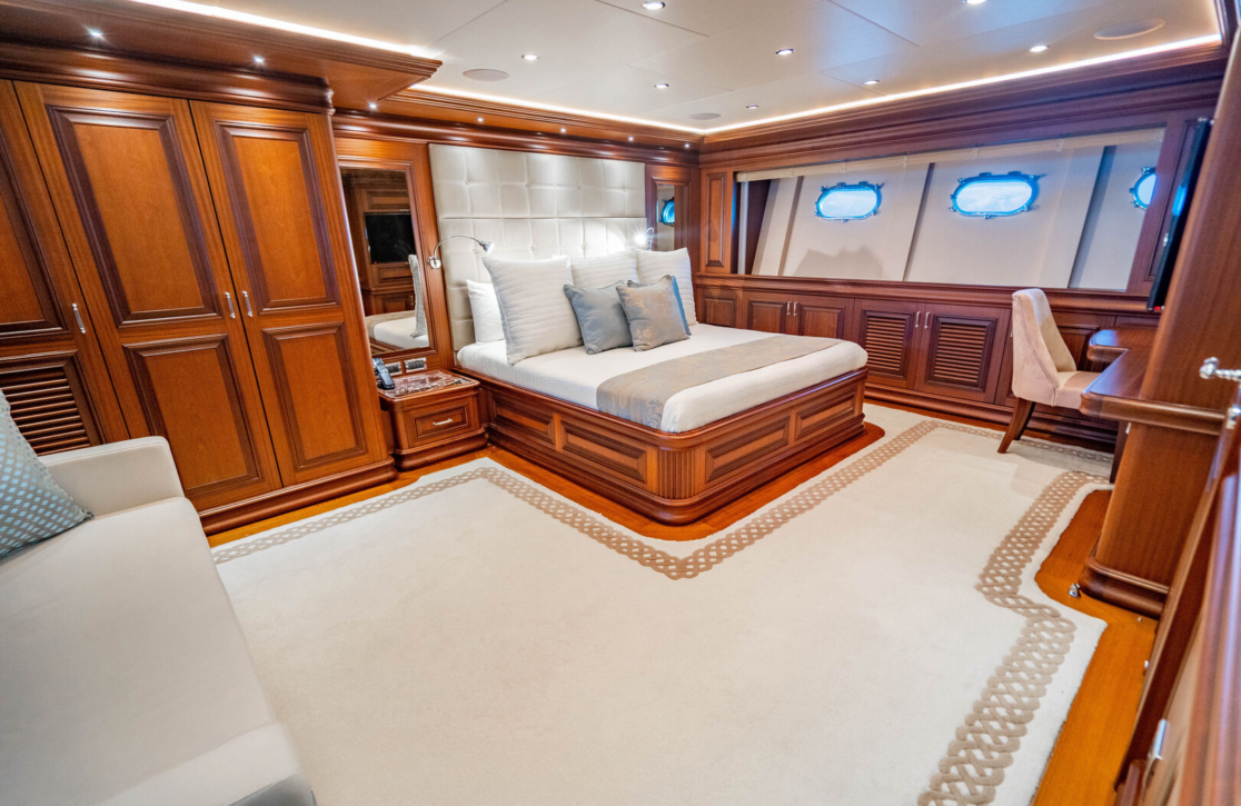 An image of Omnia 1 yacht