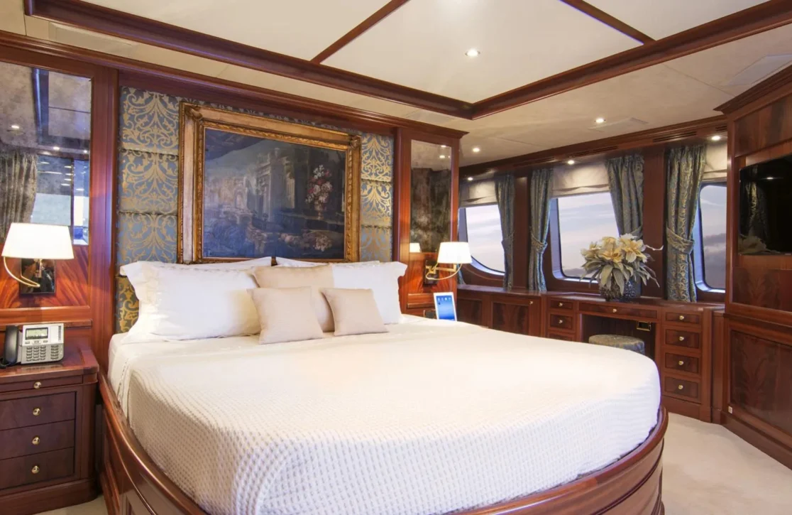 An image of Option B yacht