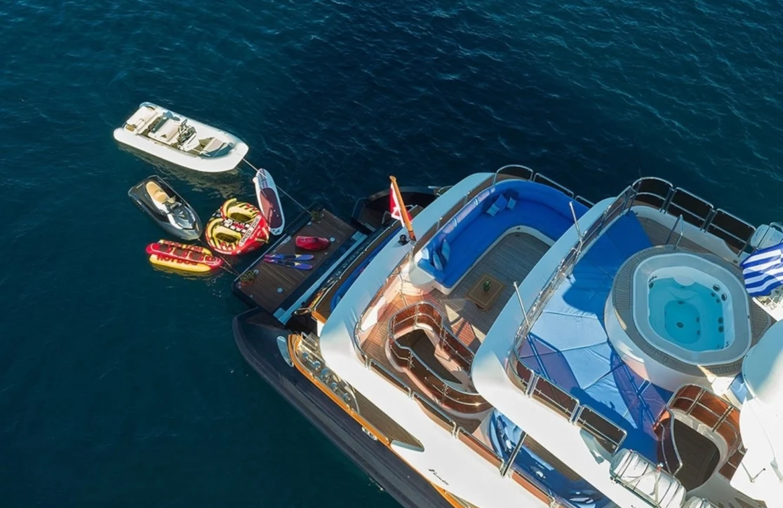An image of Option B yacht
