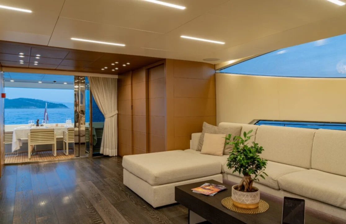 An image of 55 Fiftyfive yacht