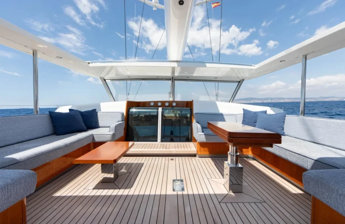 An image of Selena yacht