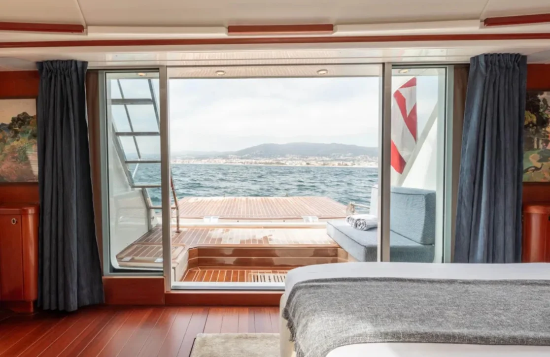 An image of Selena yacht
