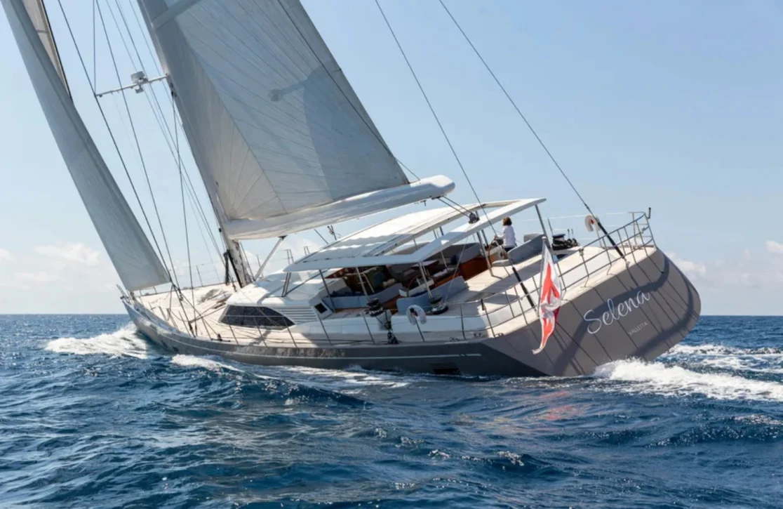An image of Selena yacht