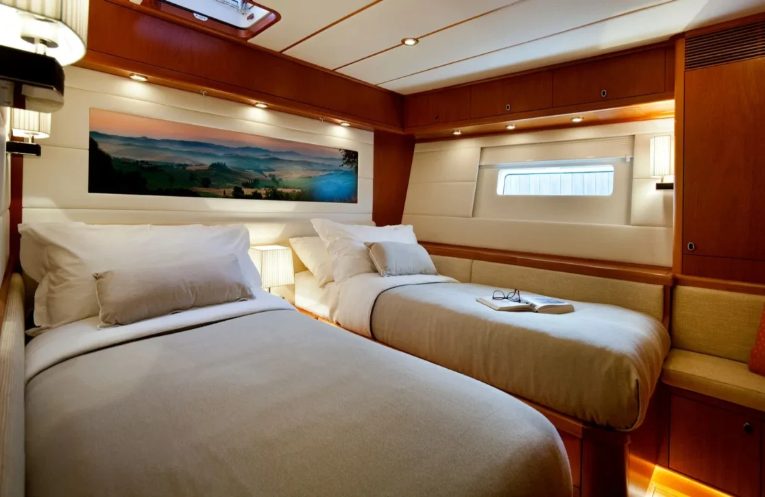 An image of Selena yacht