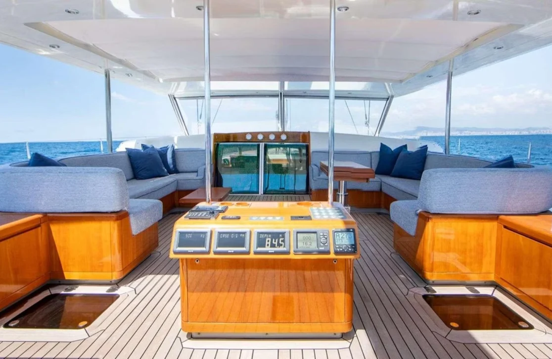 An image of Selena yacht