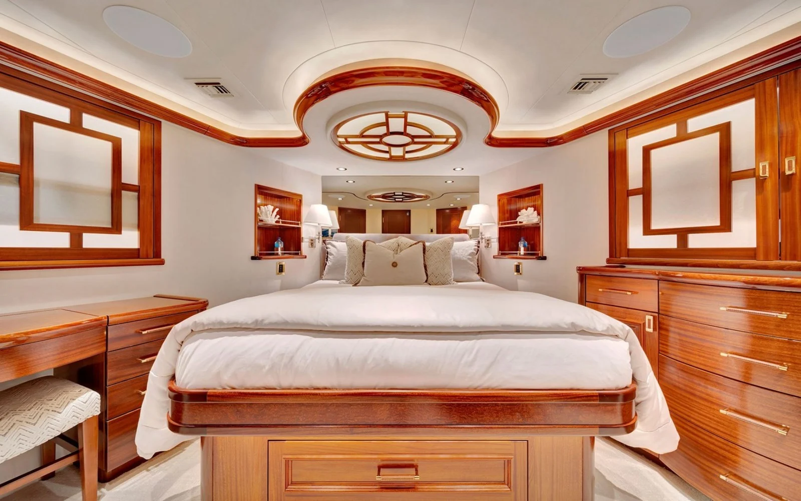 A preview of interior Bedroom cabin
