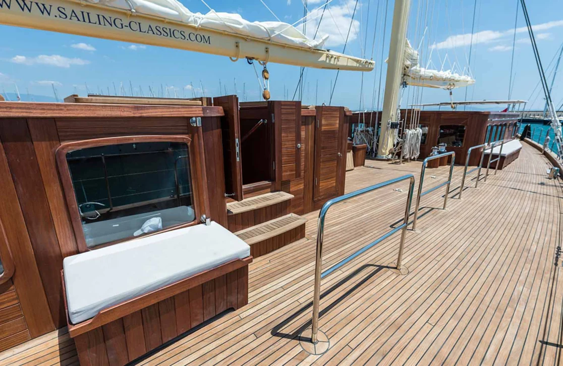 An image of Chronos yacht