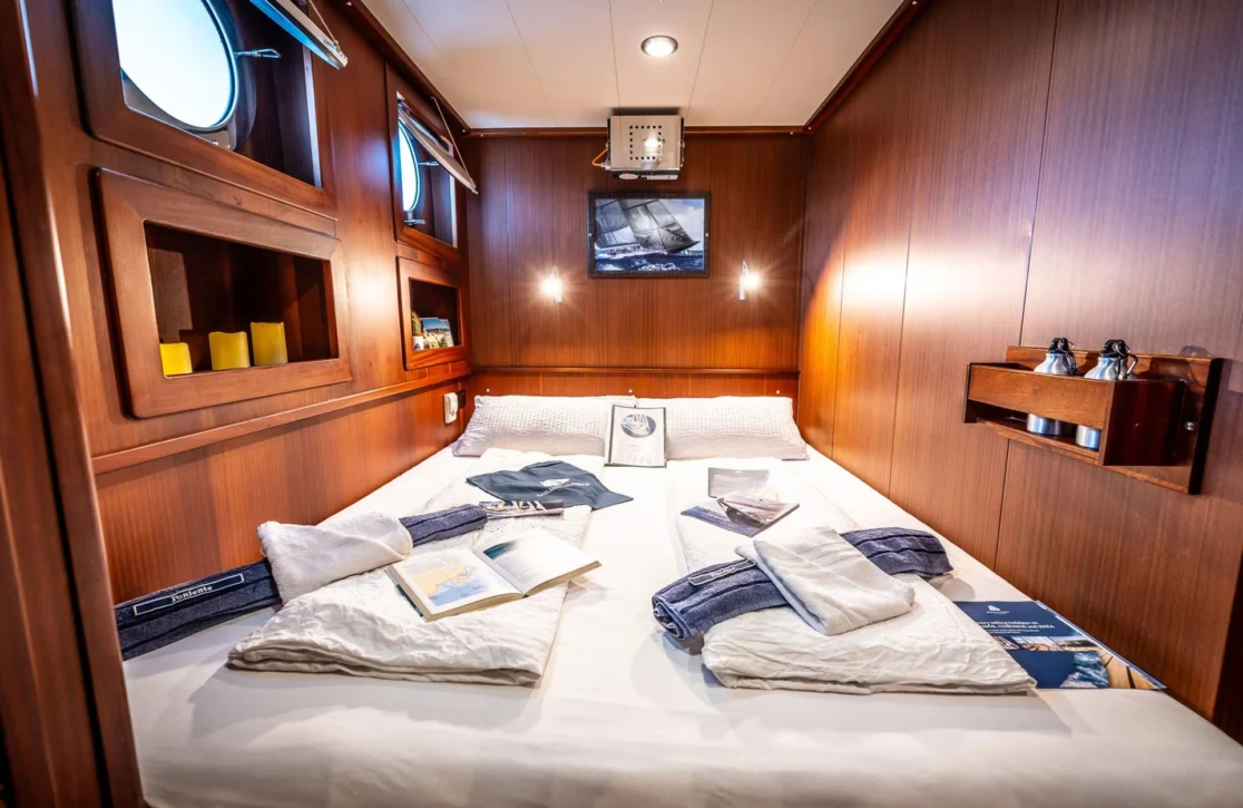 An image of Chronos yacht