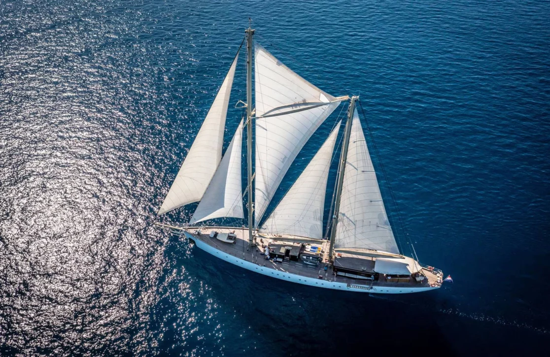 An image of Chronos yacht