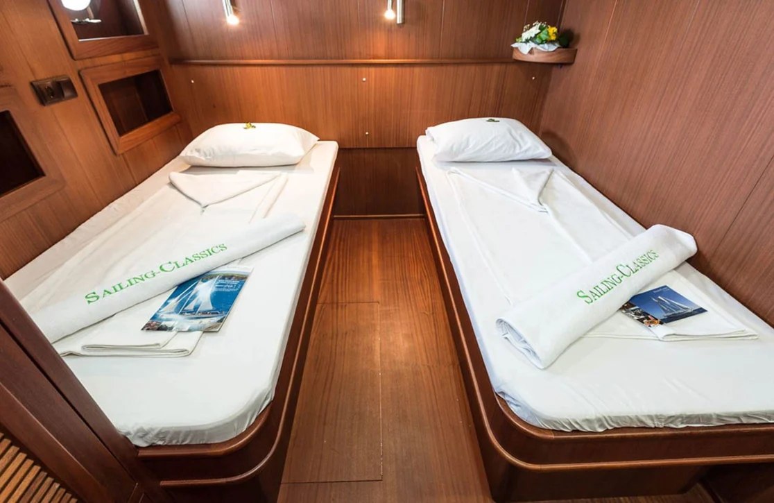 An image of Chronos yacht