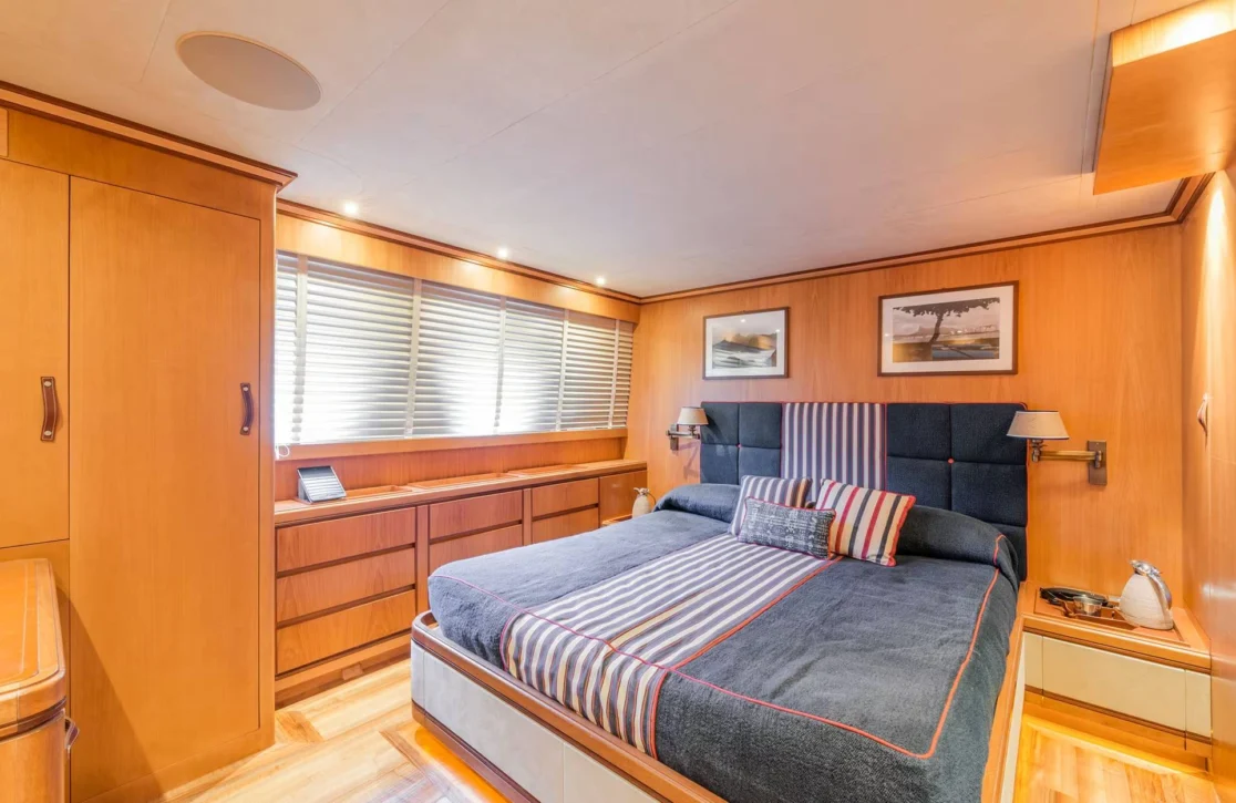 An image of Angra Too yacht