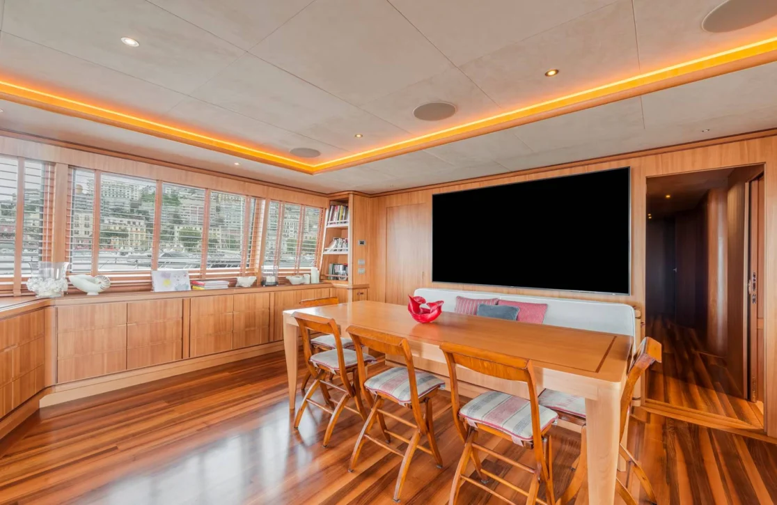 An image of Angra Too yacht