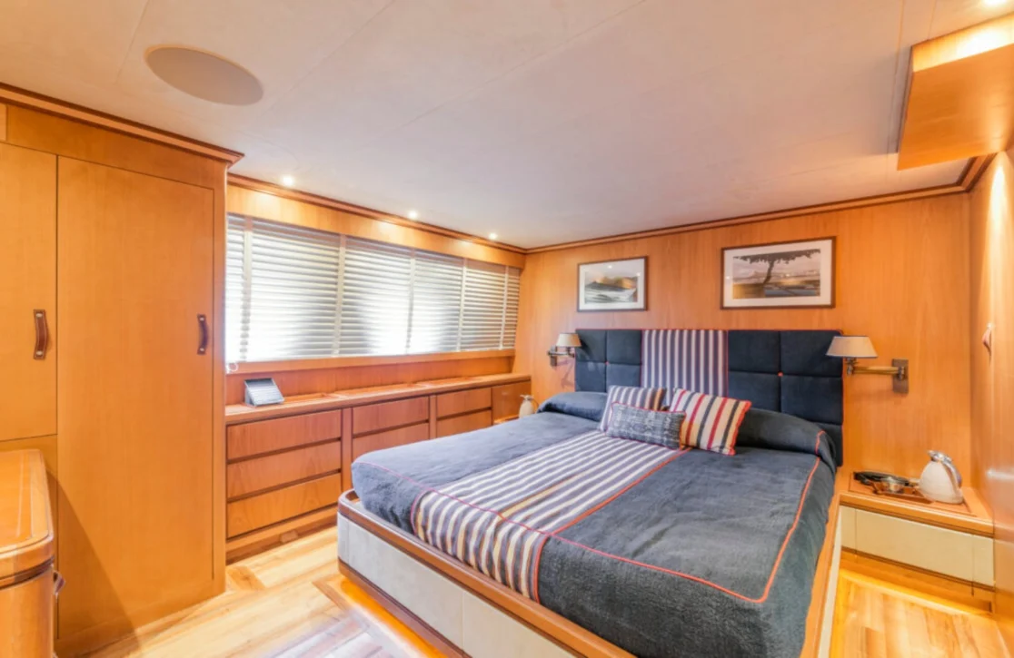 An image of Angra Too yacht