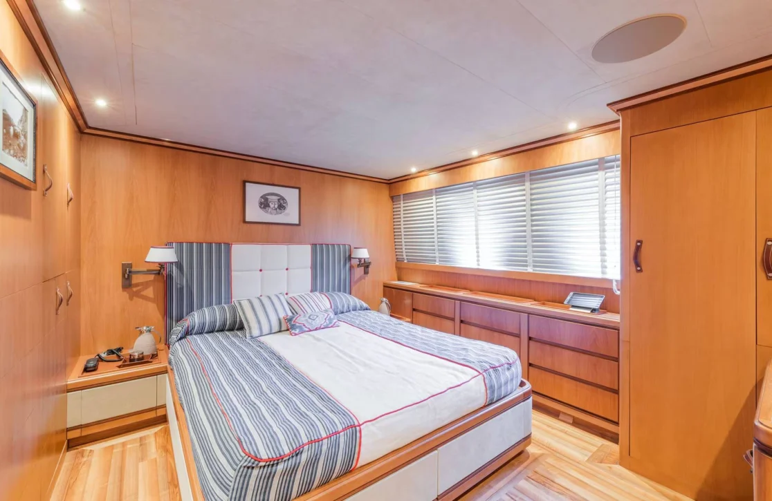 An image of Angra Too yacht