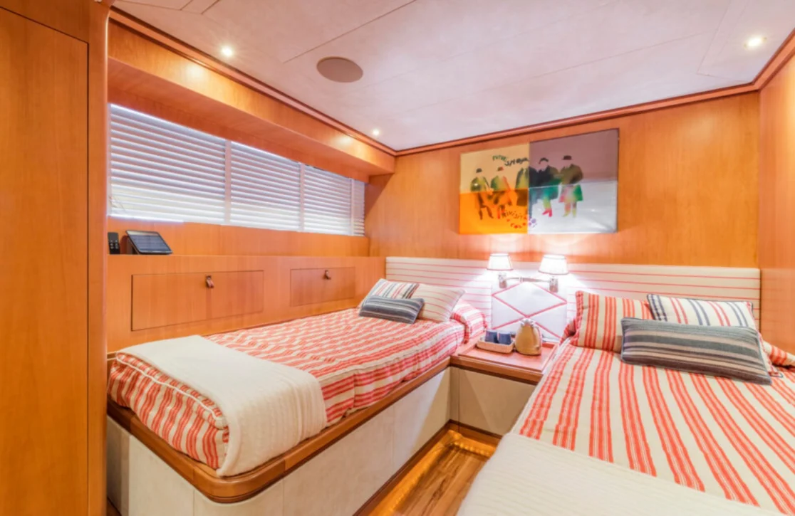 An image of Angra Too yacht
