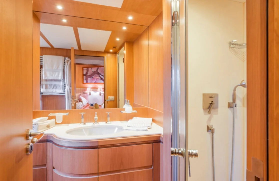 An image of Angra Too yacht