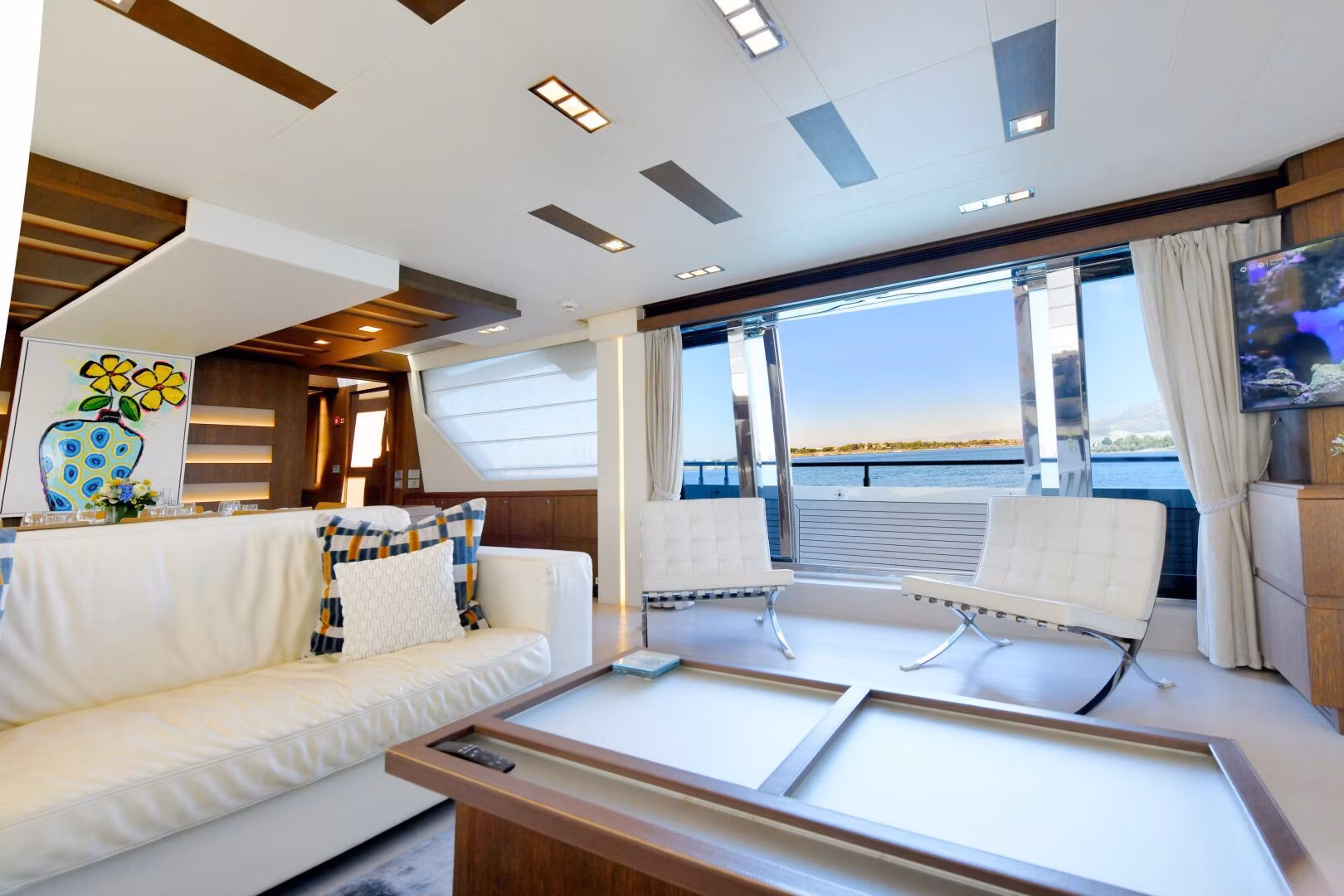 An image of Infinitas yacht