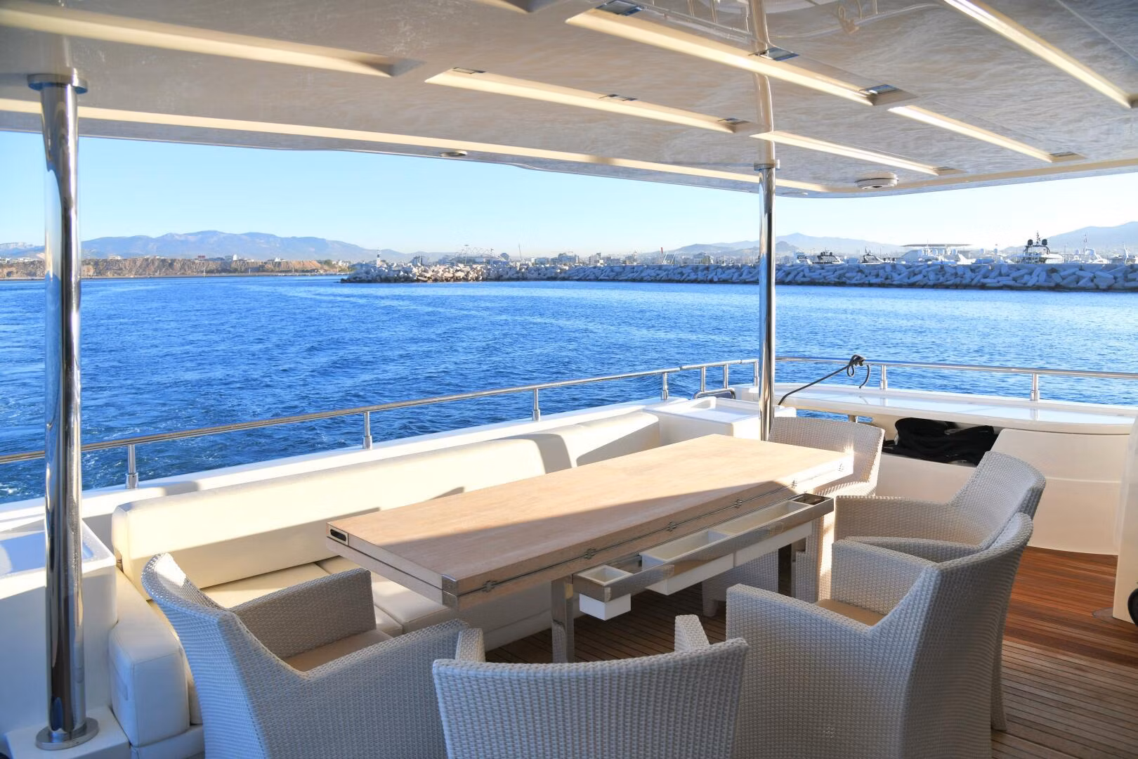 An image of Infinitas yacht