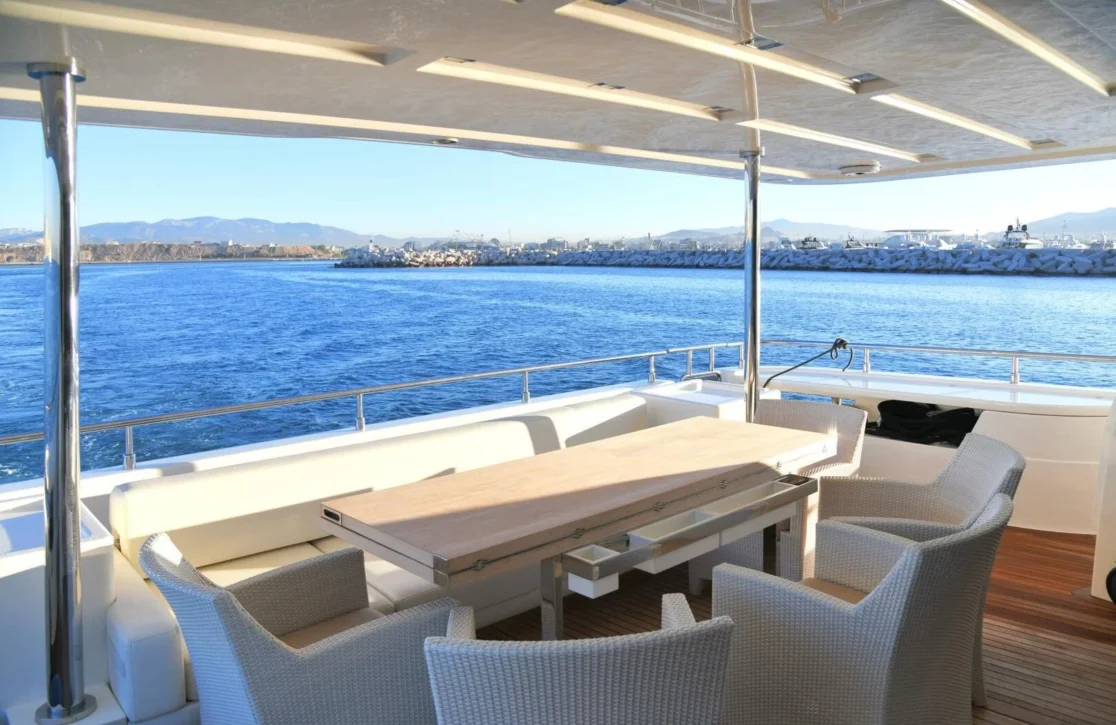 An image of Infinitas yacht