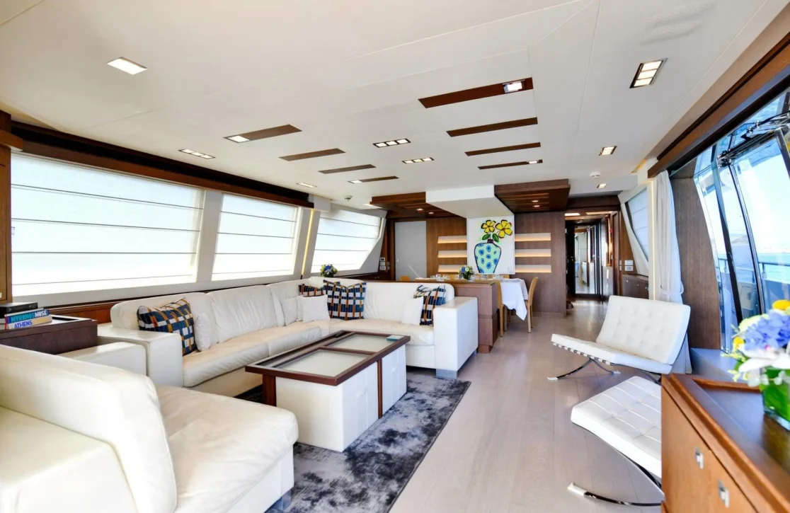 An image of Infinitas yacht