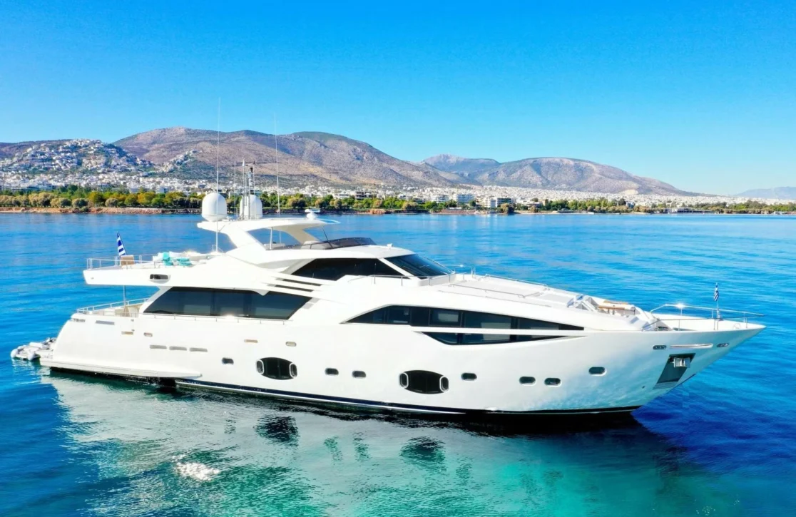 An image of Infinitas yacht