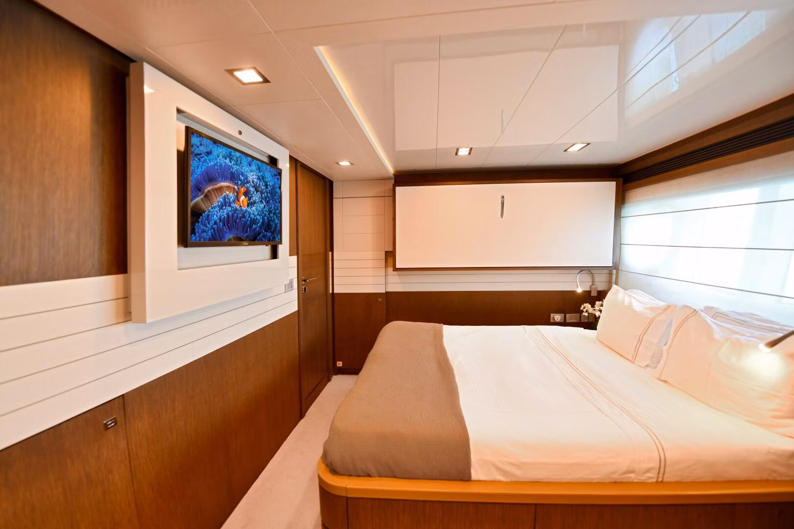An image of Infinitas yacht
