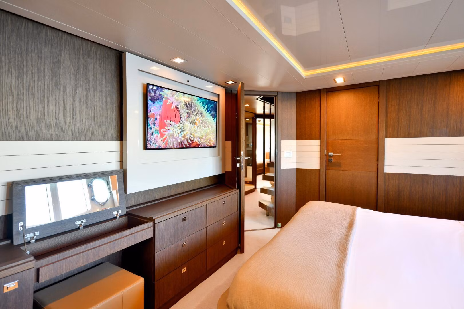 An image of Infinitas yacht