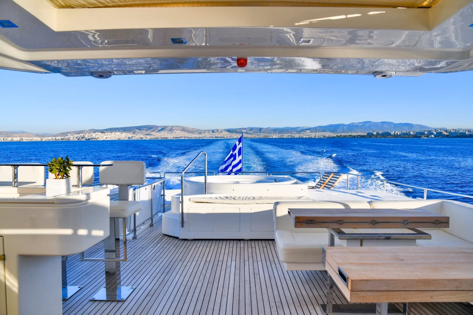 An image of Infinitas yacht
