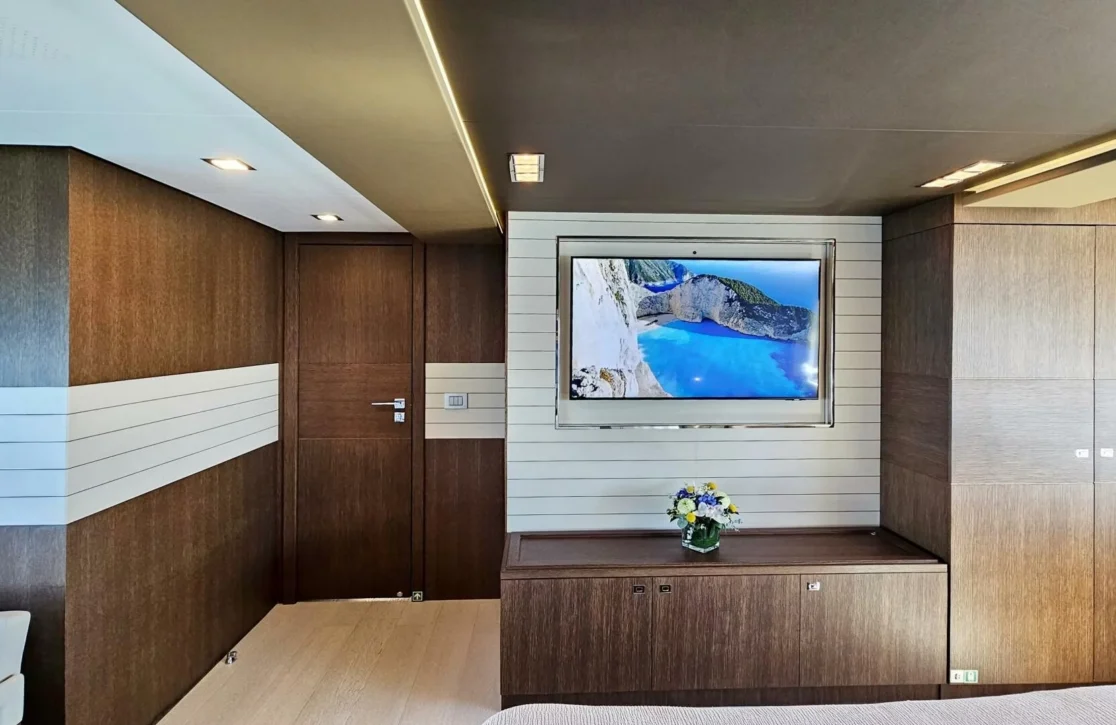 An image of Infinitas yacht