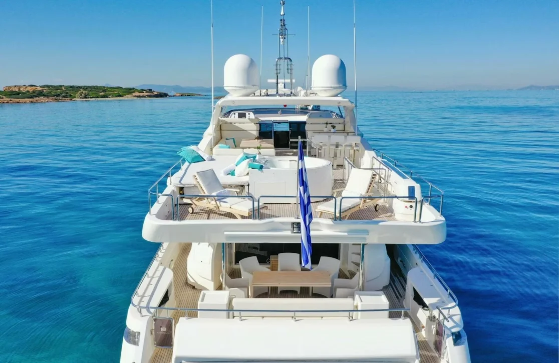 An image of Infinitas yacht