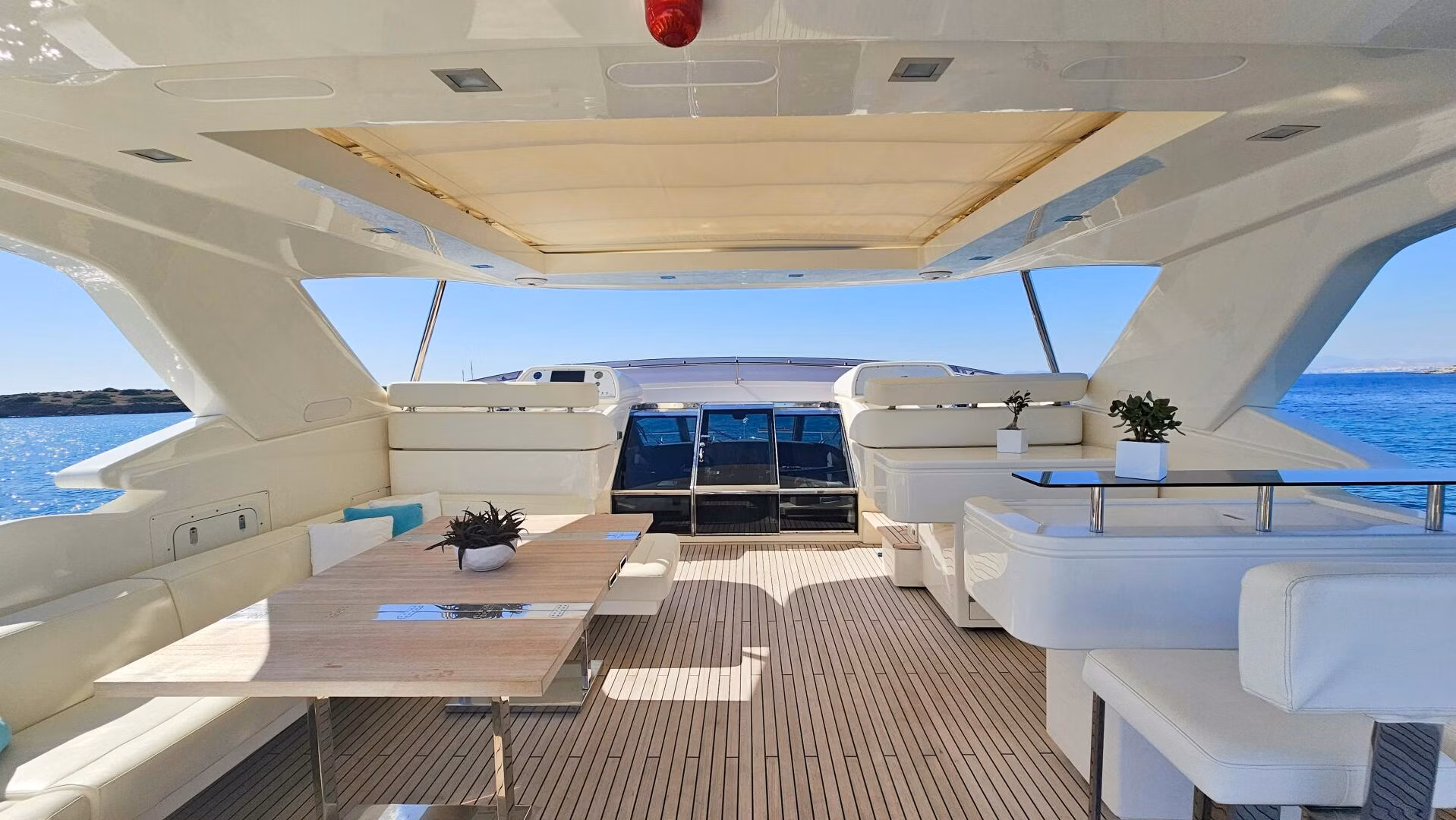 An image of Infinitas yacht