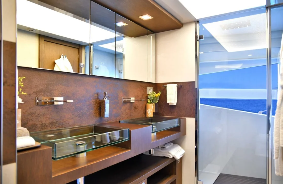 An image of Infinitas yacht