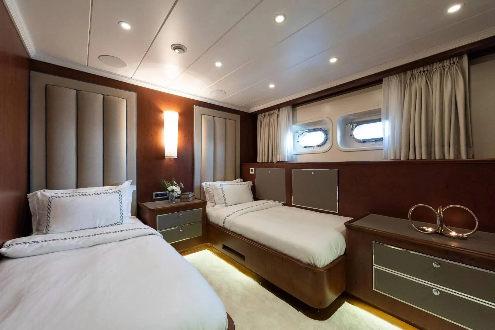 A preview of interior Bedroom cabin