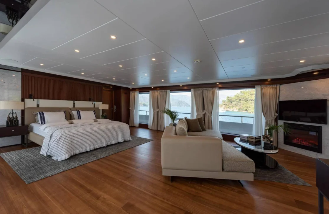 An image of Adamaris yacht