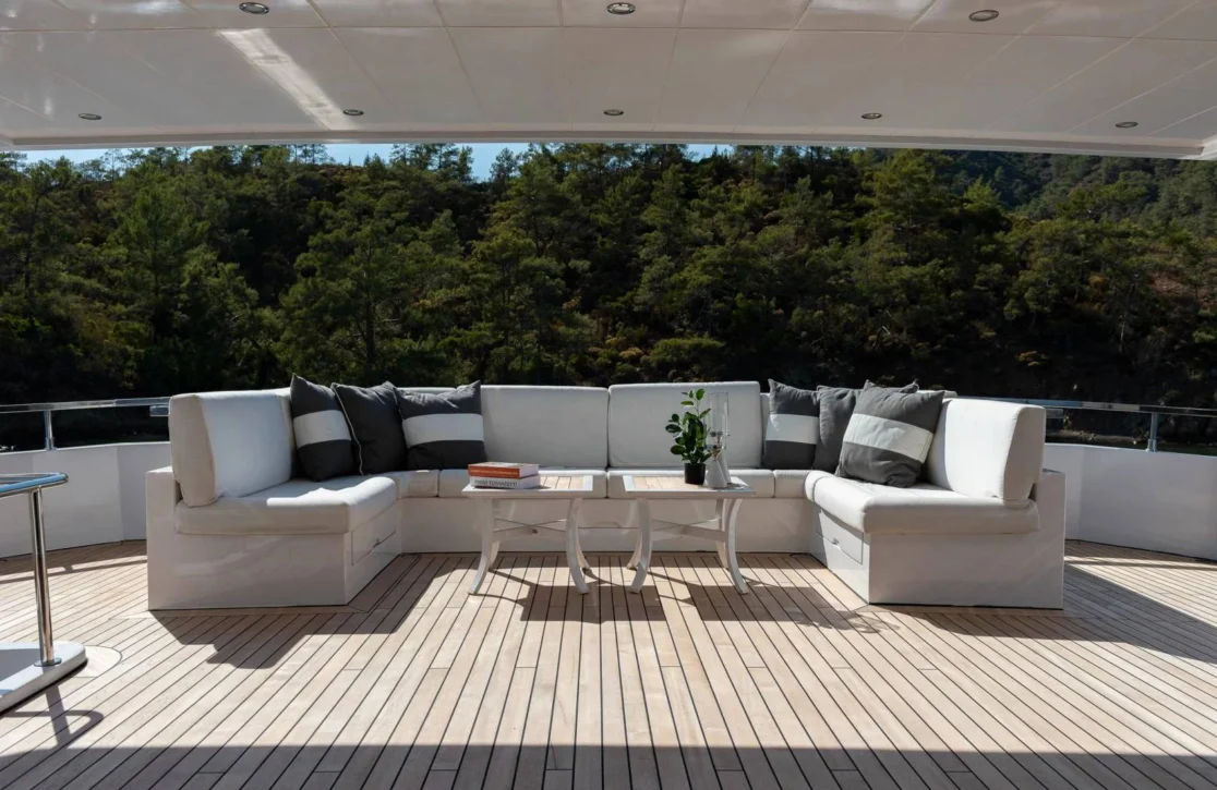 An image of Adamaris yacht