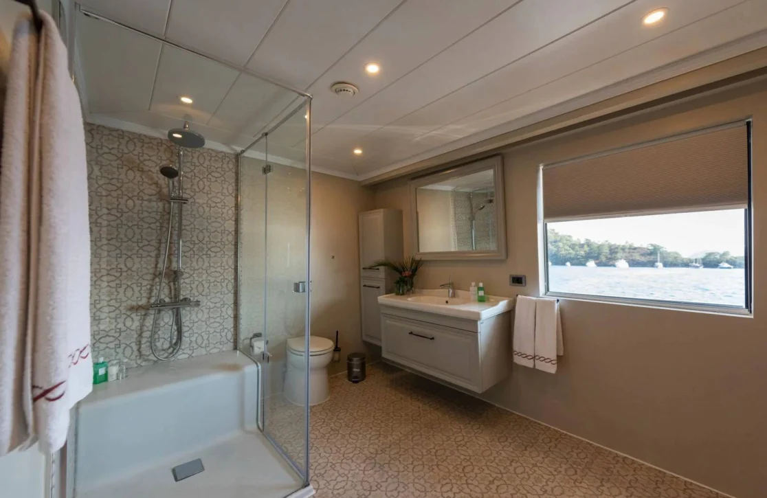 An image of Adamaris yacht