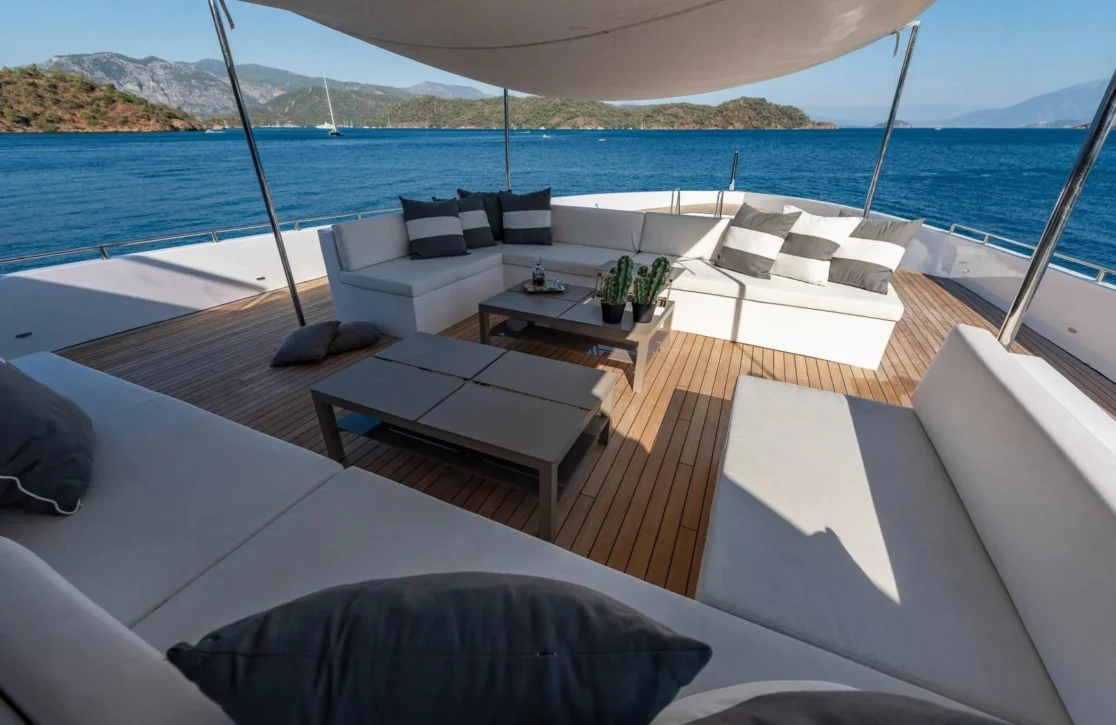 An image of Adamaris yacht