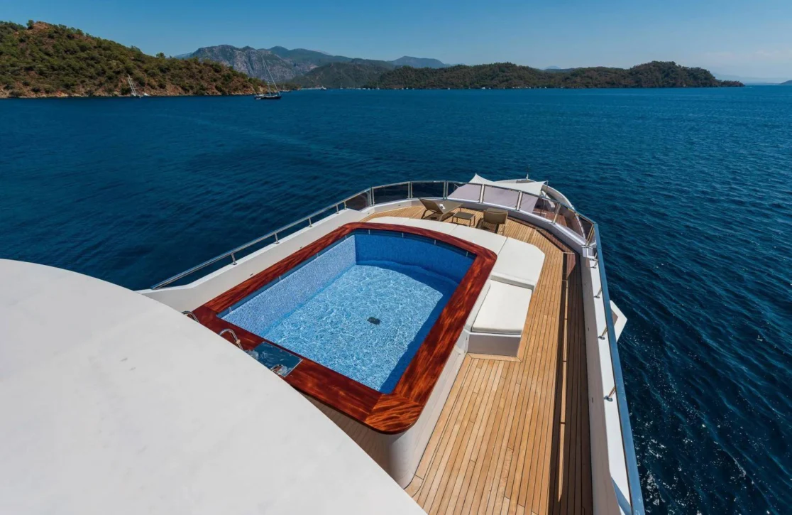 An image of Adamaris yacht