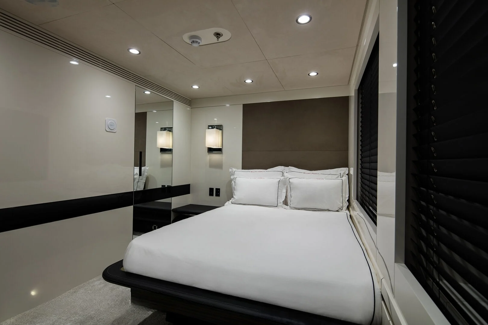 A preview of interior Bedroom cabin