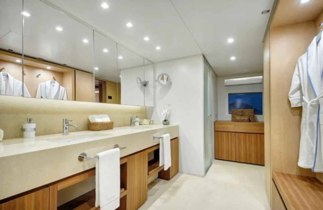 An image of Therapy yacht