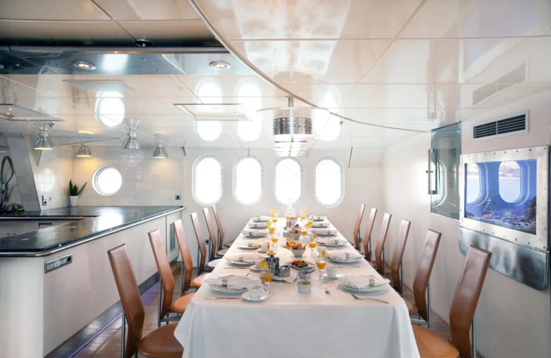 An image of Dwinger yacht
