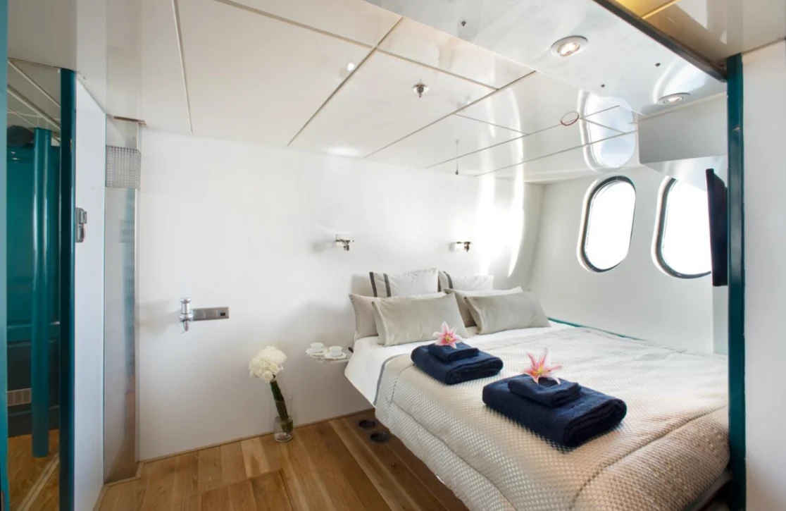 An image of Dwinger yacht