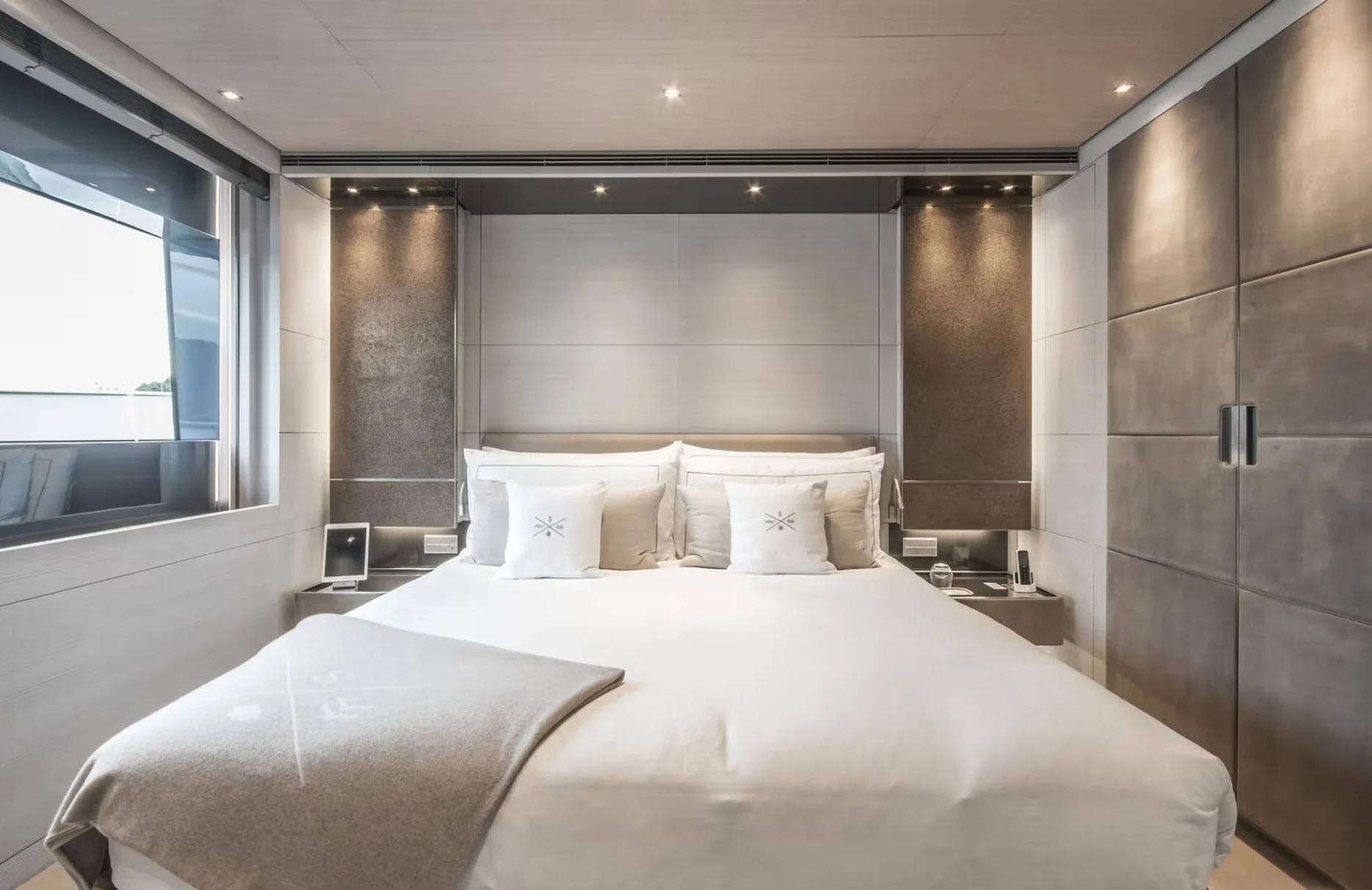 A preview of interior Bedroom cabin