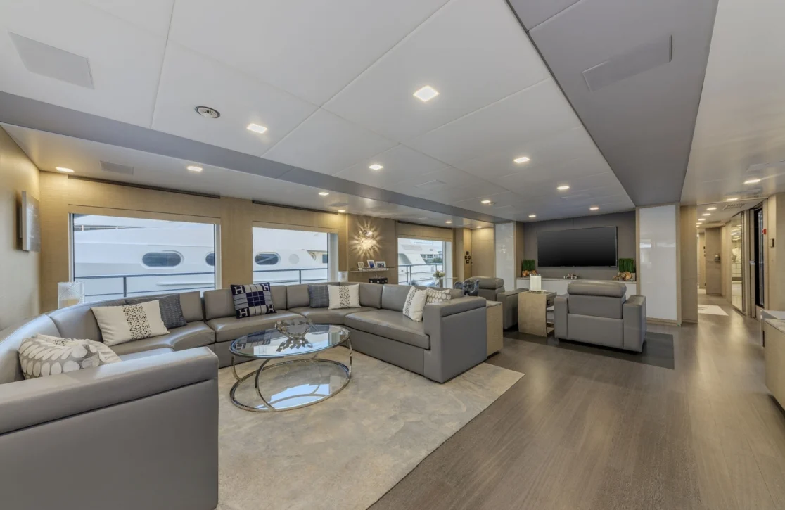 An image of H yacht