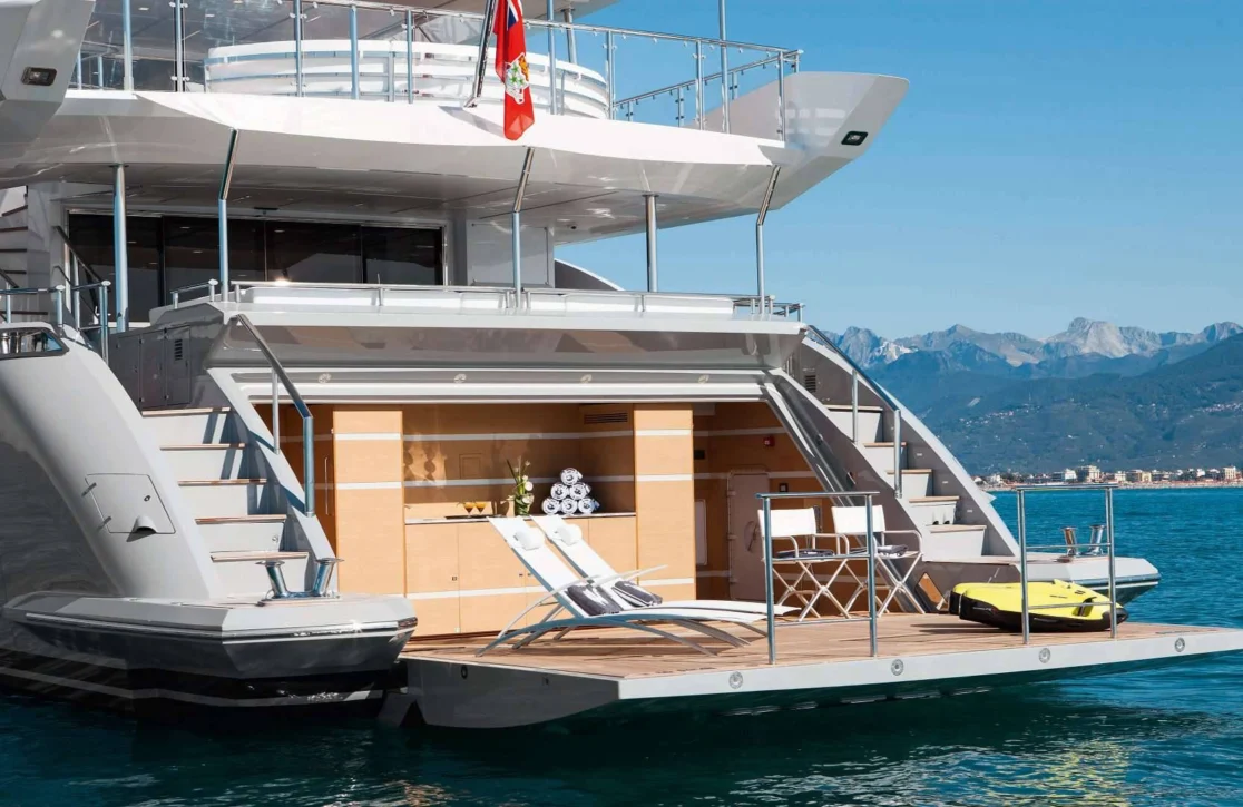 An image of H yacht